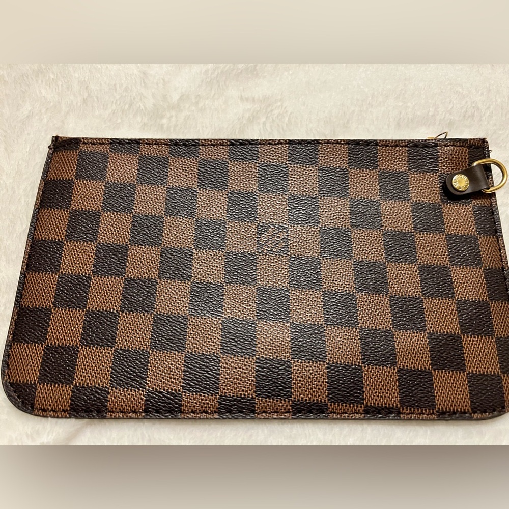 Unbranded zipper pouch